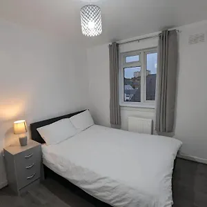 3 Bedroom Sleeps 8 Edinburgh