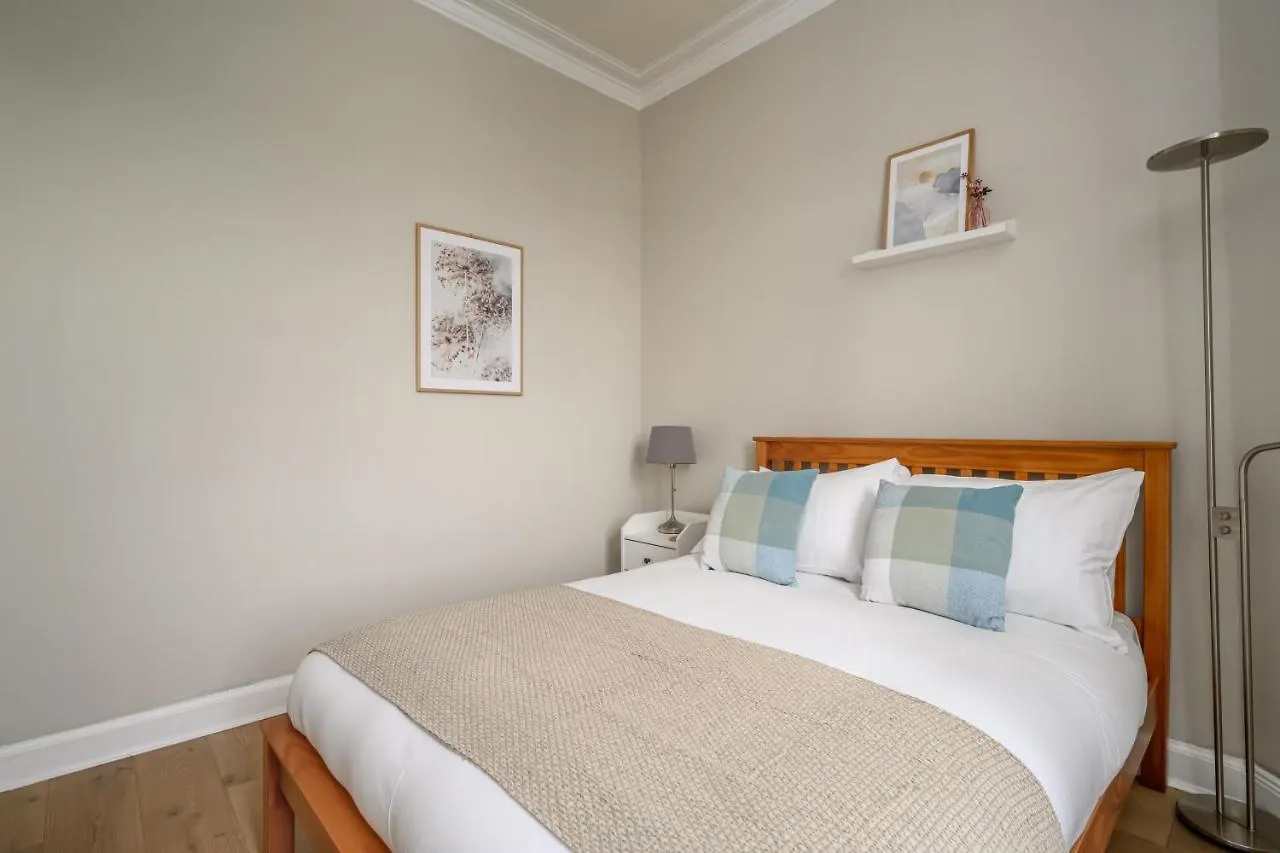 2Br New Town Castle View Apartment エディンバラ